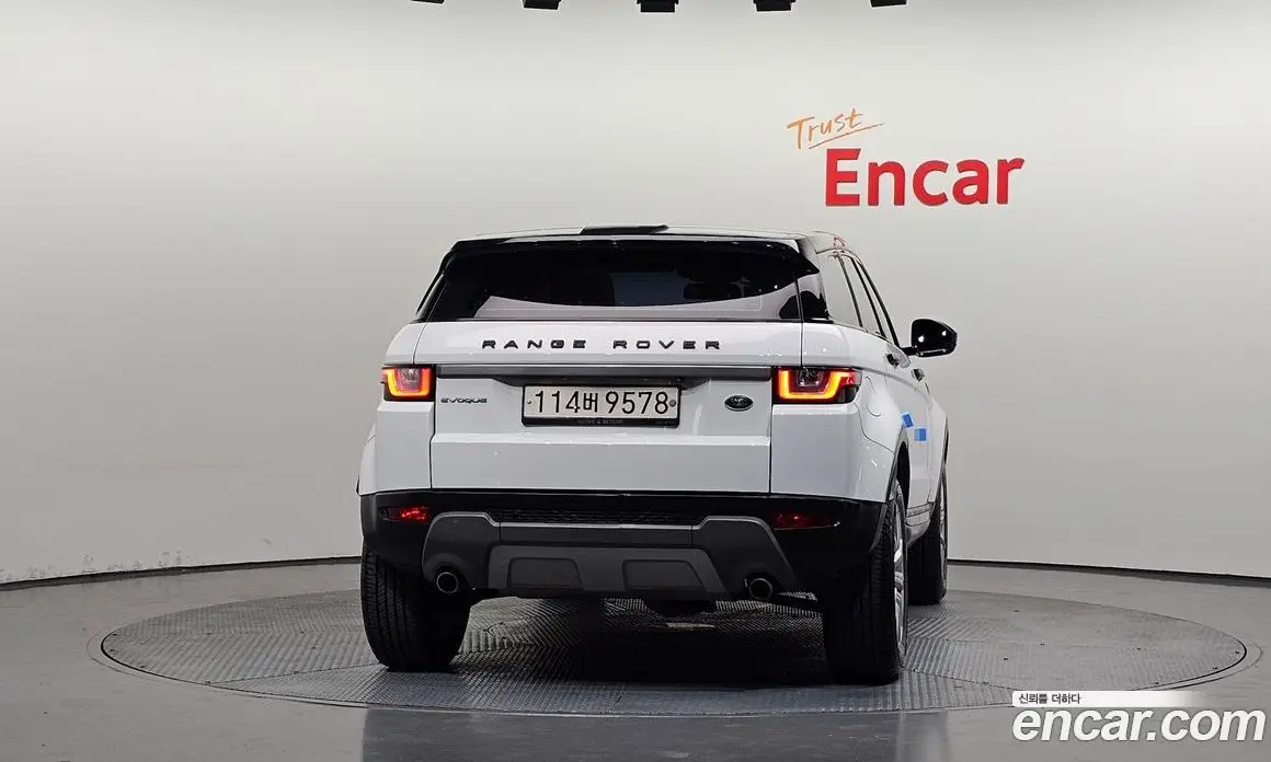 Land Rover Range Rover Evoque 2018 2.0 автомат (гидро), фото 4