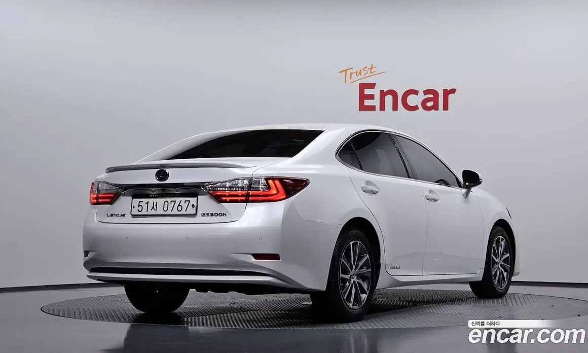 Lexus ES 2016 2.5 автомат (гидро), фото 2 Lexus ES 2016 2.5 автомат (гидро), фото 2