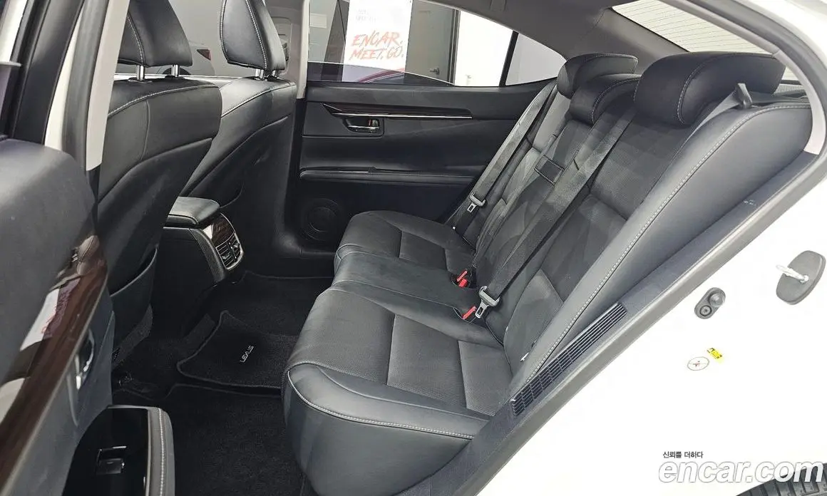 Lexus ES 2016 2.5 автомат (гидро), фото 12 Lexus ES 2016 2.5 автомат (гидро), фото 12