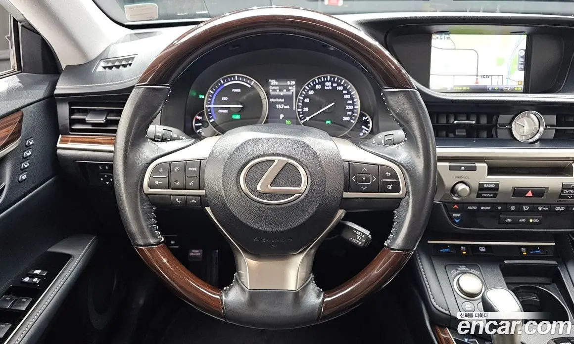 Lexus ES 2016 2.5 автомат (гидро), фото 13 Lexus ES 2016 2.5 автомат (гидро), фото 13