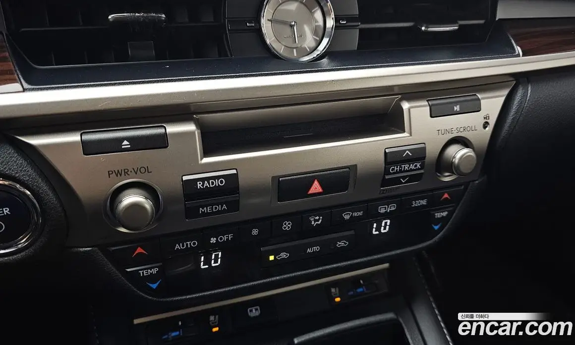 Lexus ES 2016 2.5 автомат (гидро), фото 18 Lexus ES 2016 2.5 автомат (гидро), фото 18