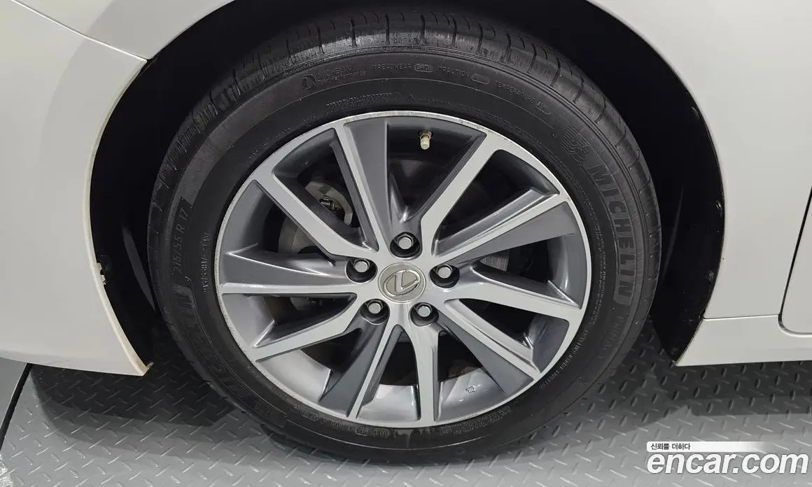 Lexus ES 2016 2.5 автомат (гидро), фото 5 Lexus ES 2016 2.5 автомат (гидро), фото 5
