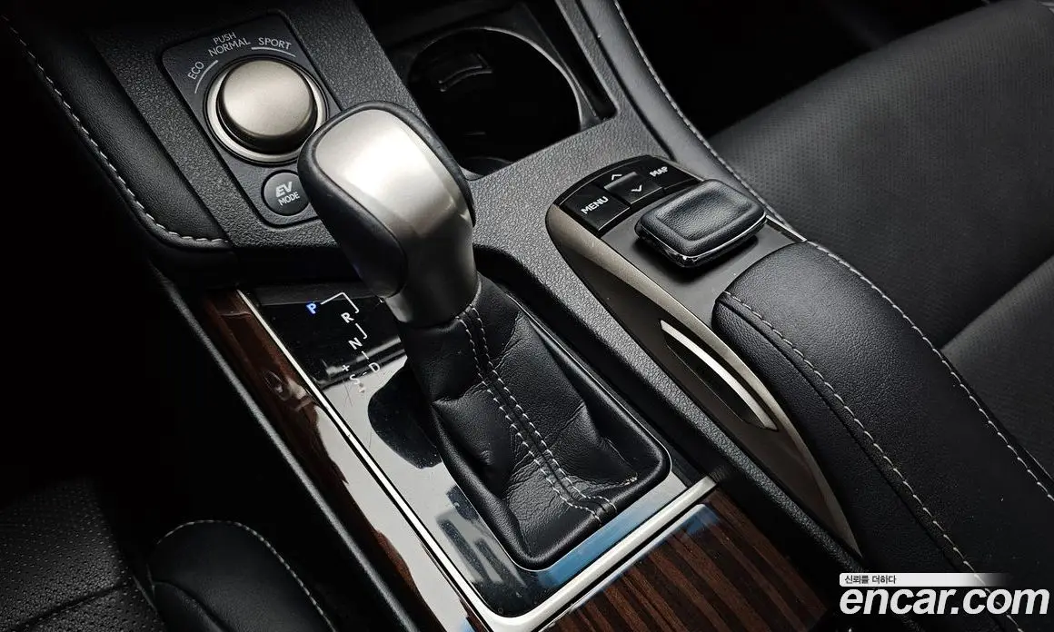 Lexus ES 2016 2.5 автомат (гидро), фото 9 Lexus ES 2016 2.5 автомат (гидро), фото 9