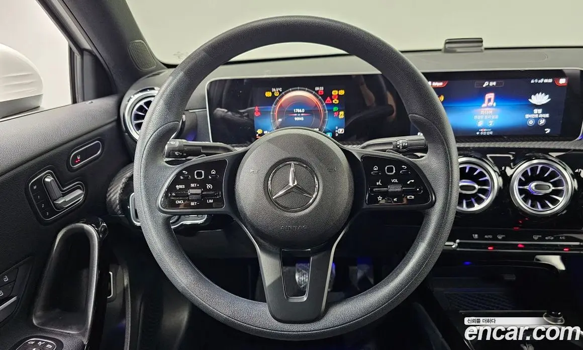 Mercedes-Benz A-Class 2020 2.0 автомат (гидро), фото 15
