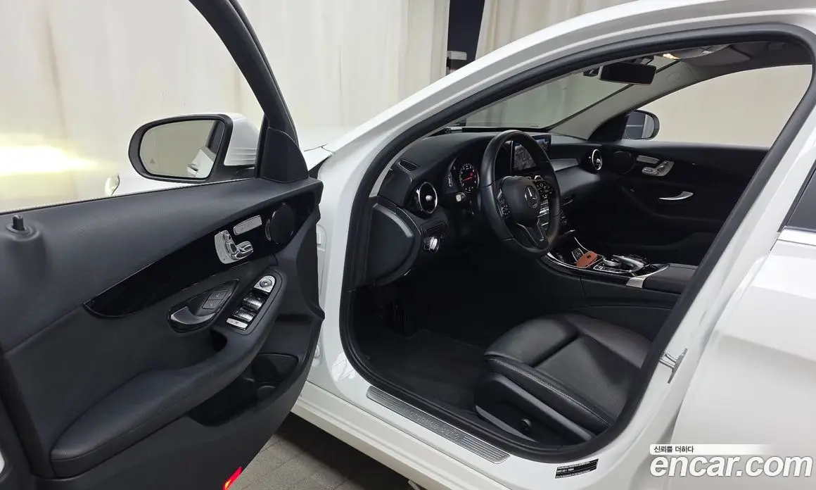 Mercedes-Benz C-Class 2019 2.0 автомат (гидро), фото 13