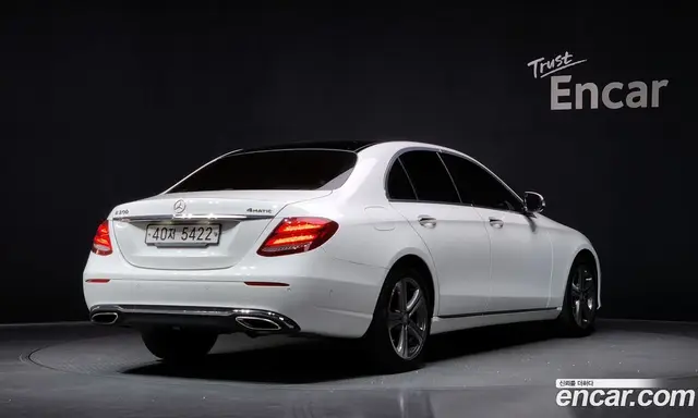 Mercedes-Benz E-Class 2016 2.0 автомат (гидро), миниатюра 2