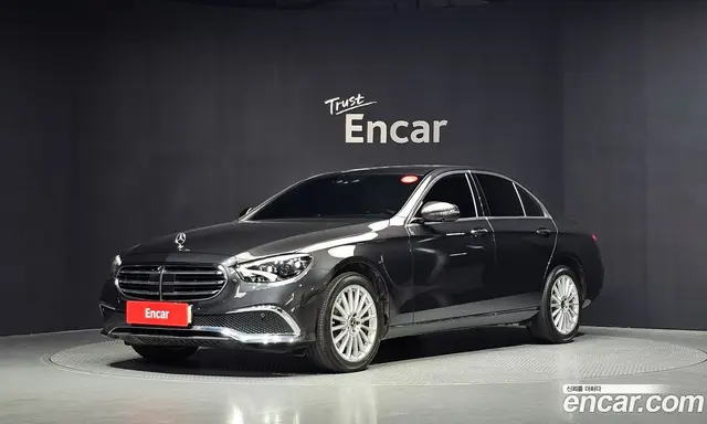 Mercedes-Benz E-Class, 2023, 75 293 км