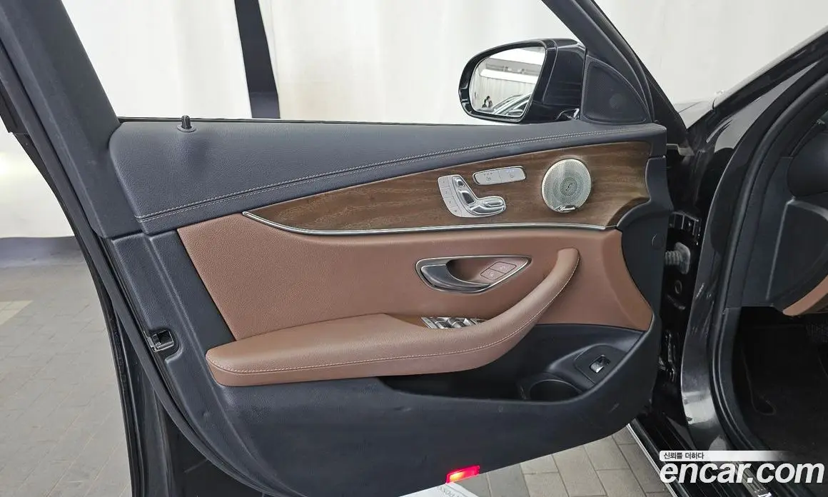 Mercedes-Benz E-Class 2023 2.0 автомат (гидро), фото 14