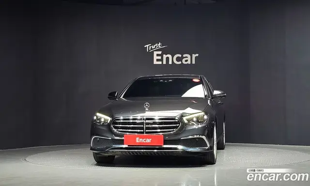 Mercedes-Benz E-Class 2023 2.0 автомат (гидро), миниатюра 3