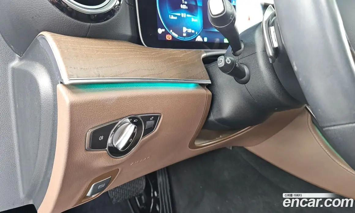 Mercedes-Benz E-Class 2023 2.0 автомат (гидро), фото 29