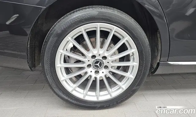 Mercedes-Benz E-Class 2023 2.0 автомат (гидро), миниатюра 5