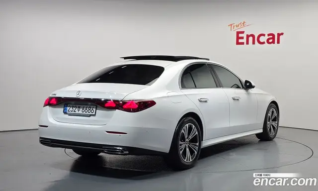 Mercedes-Benz E-Class 2024 2.0 автомат (гидро), миниатюра 2