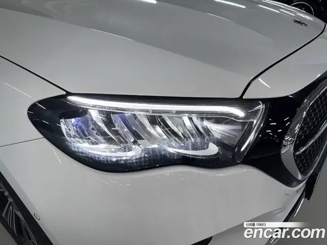 Mercedes-Benz E-Class 2025 2.0 автомат (гидро), миниатюра 3
