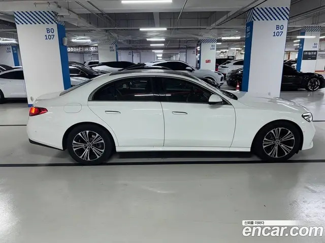 Mercedes-Benz E-Class 2025 2.0 автомат (гидро), миниатюра 4