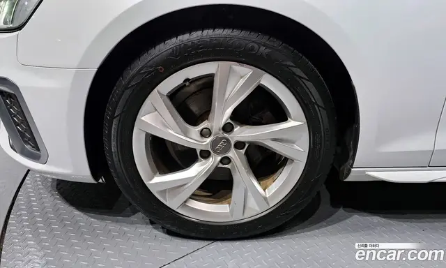 Audi A4 2021 2.0 автомат (гидро), миниатюра 5