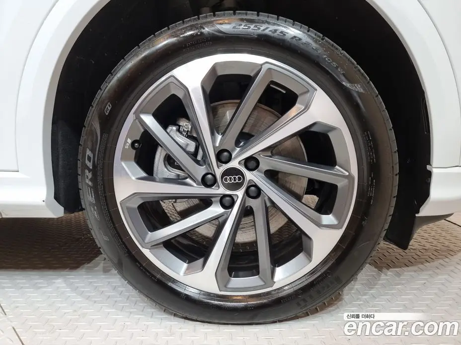 Audi Q5 2025 2.0 автомат (гидро), фото 5