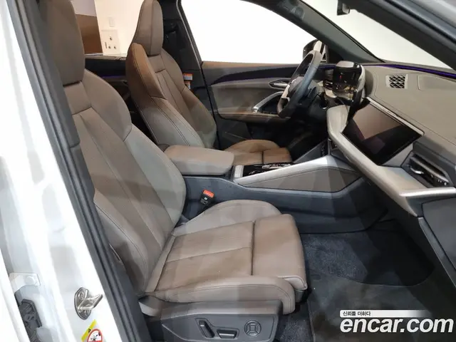 Audi Q5 2025 2.0 автомат (гидро), миниатюра 10