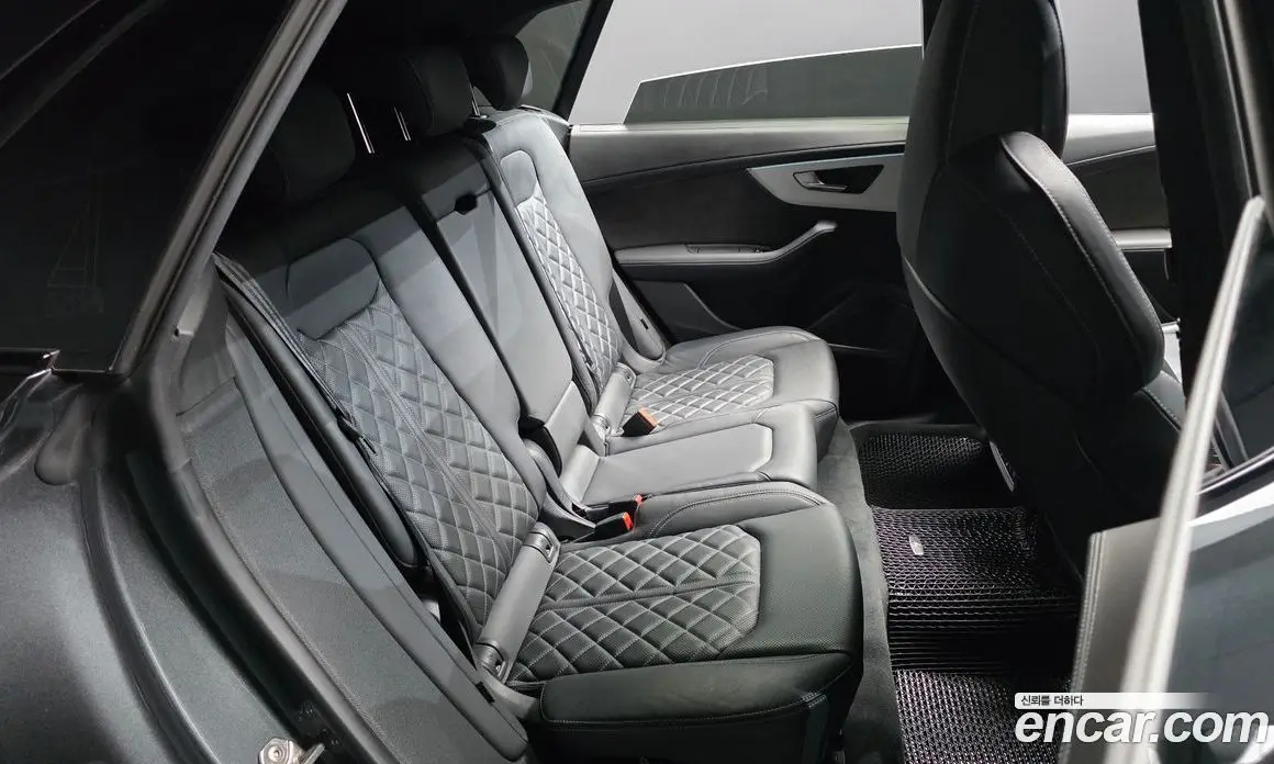 Audi Q8 2021 3.0 автомат (гидро), фото 17