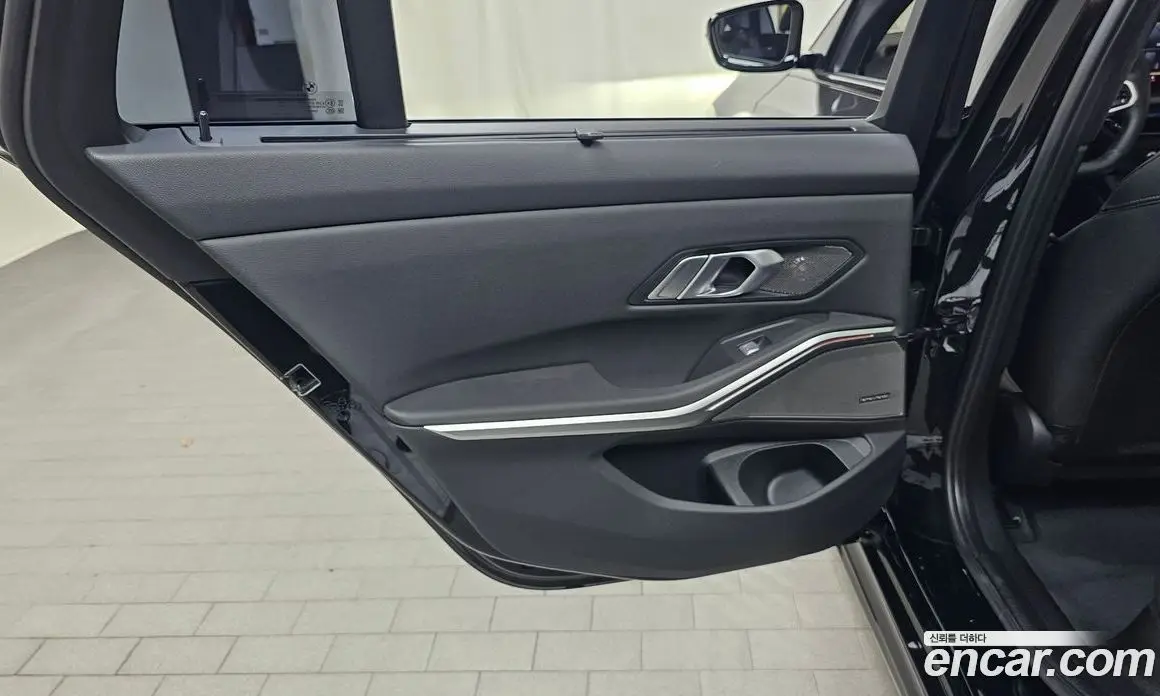 BMW 3 серия 2025 2.0 автомат (гидро), фото 15