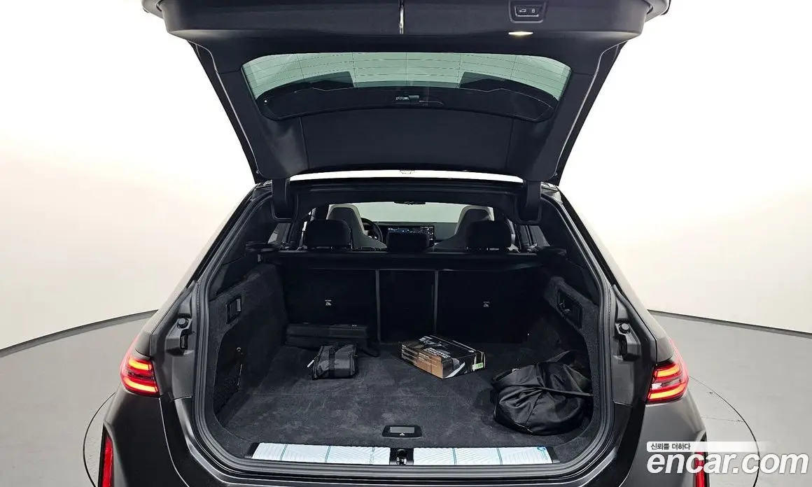 BMW M5 2025 4.4 автомат (гидро), фото 23