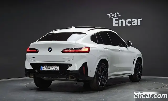 BMW X4 2023 2.0 автомат (гидро), миниатюра 2