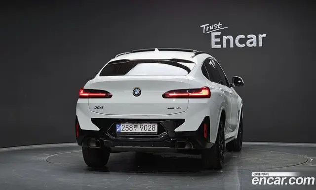 BMW X4 2023 2.0 автомат (гидро), миниатюра 4