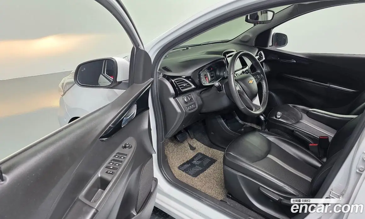 Chevrolet Spark 2022 1.0 автомат (гидро), фото 13