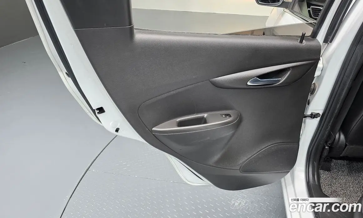 Chevrolet Spark 2022 1.0 автомат (гидро), фото 15