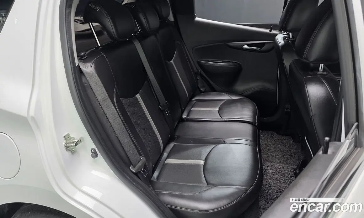 Chevrolet Spark 2022 1.0 автомат (гидро), фото 17