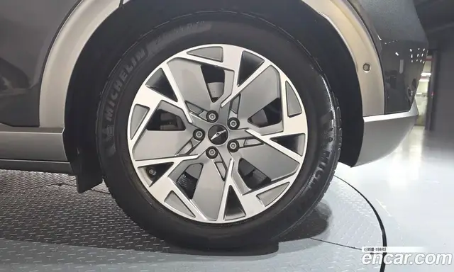 Genesis GV60 2023 0.1 автомат (гидро), миниатюра 6