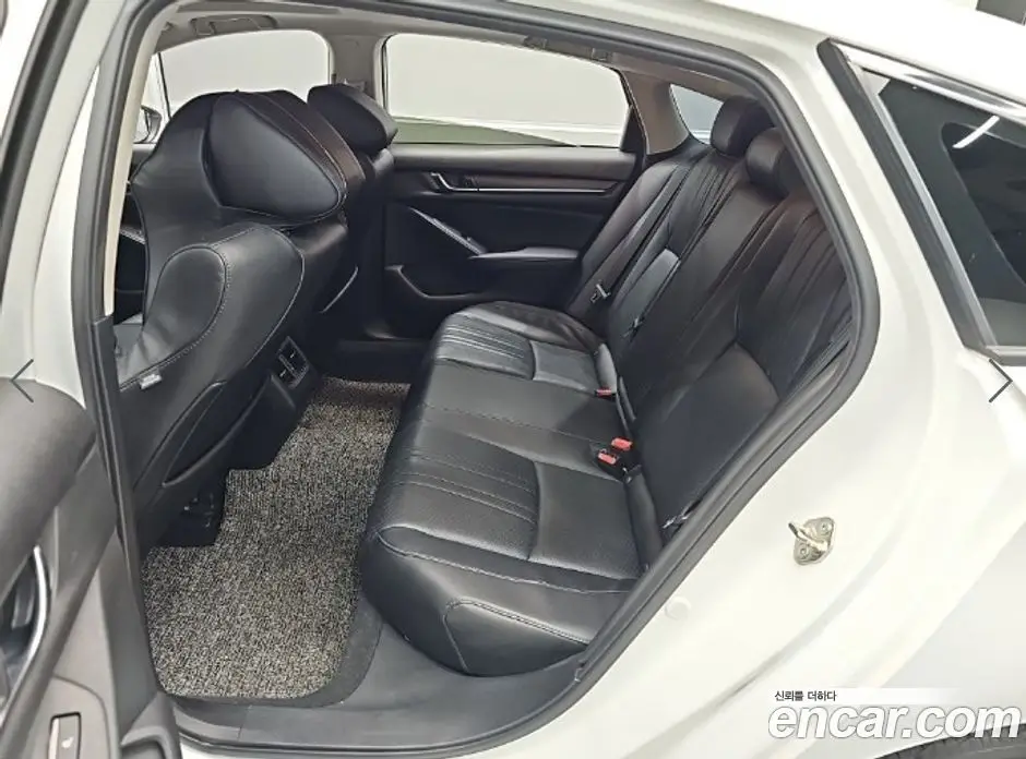 Honda Accord 2018 1.5 автомат (гидро), фото 12
