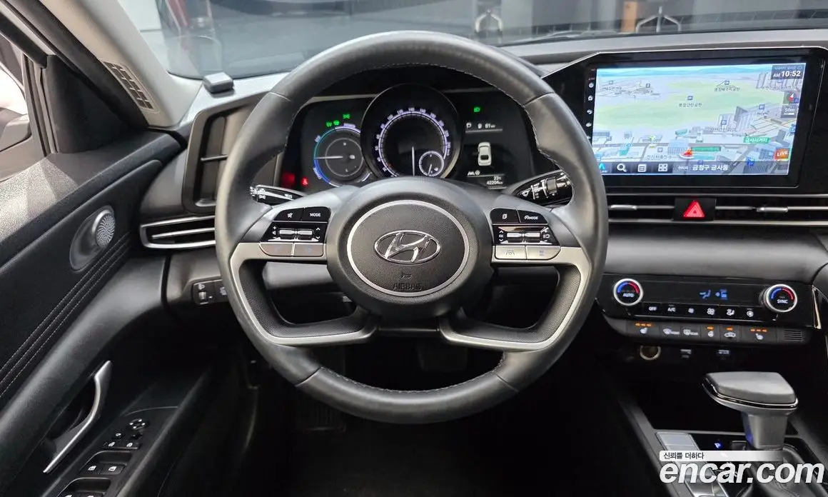 Hyundai Avante 2023 1.6 автомат (гидро), фото 13
