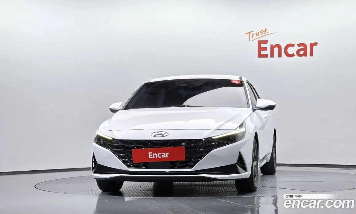 Hyundai Avante 2023 1.6 автомат (гидро), фото 3