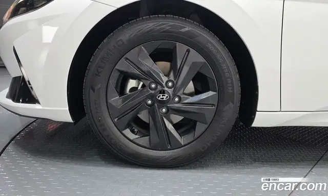 Hyundai Avante 2023 1.6 автомат (гидро), миниатюра 5