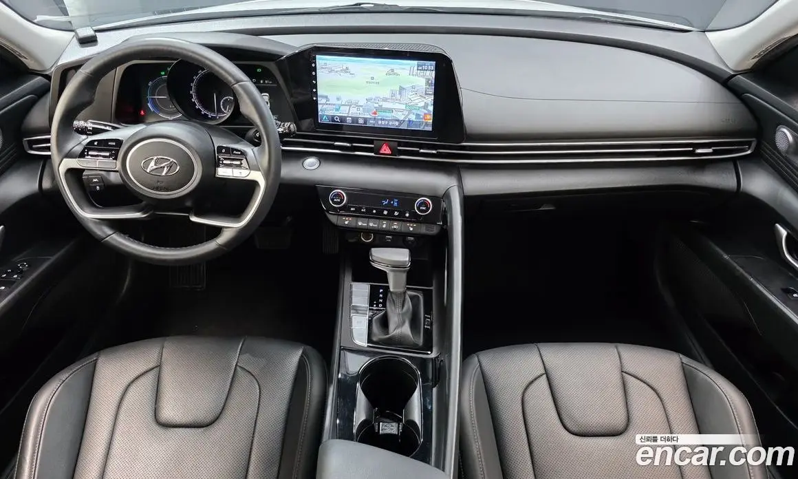 Hyundai Avante 2023 1.6 автомат (гидро), фото 7
