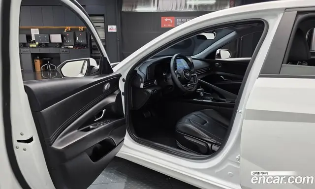 Hyundai Avante 2023 1.6 автомат (гидро), миниатюра 10