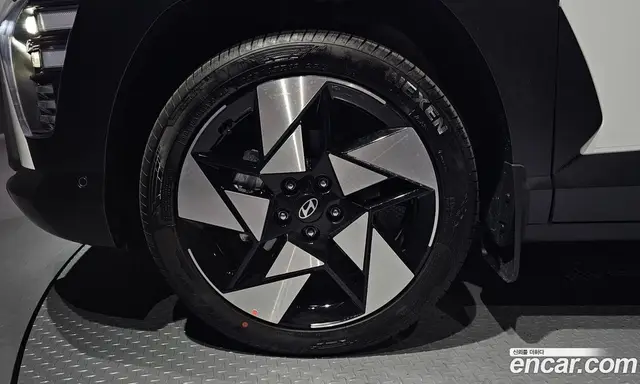 Hyundai Kona 2025 1.6 автомат (гидро), миниатюра 5