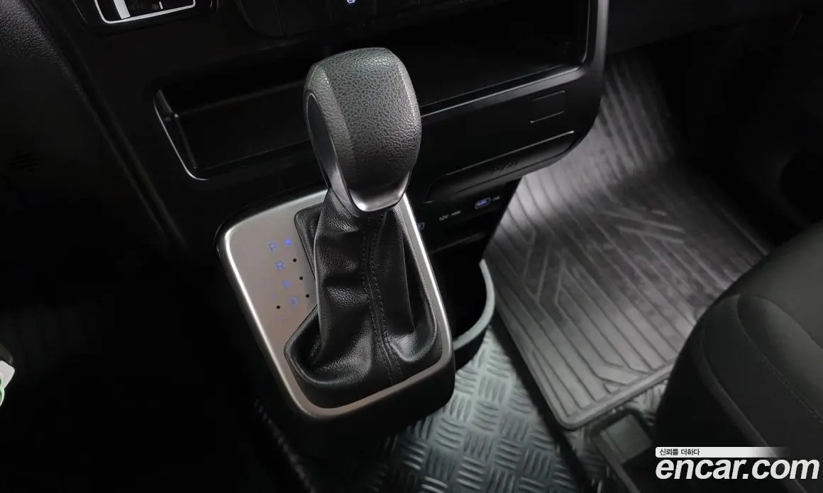 Hyundai Staria 2022 2.2 автомат (гидро), фото 12