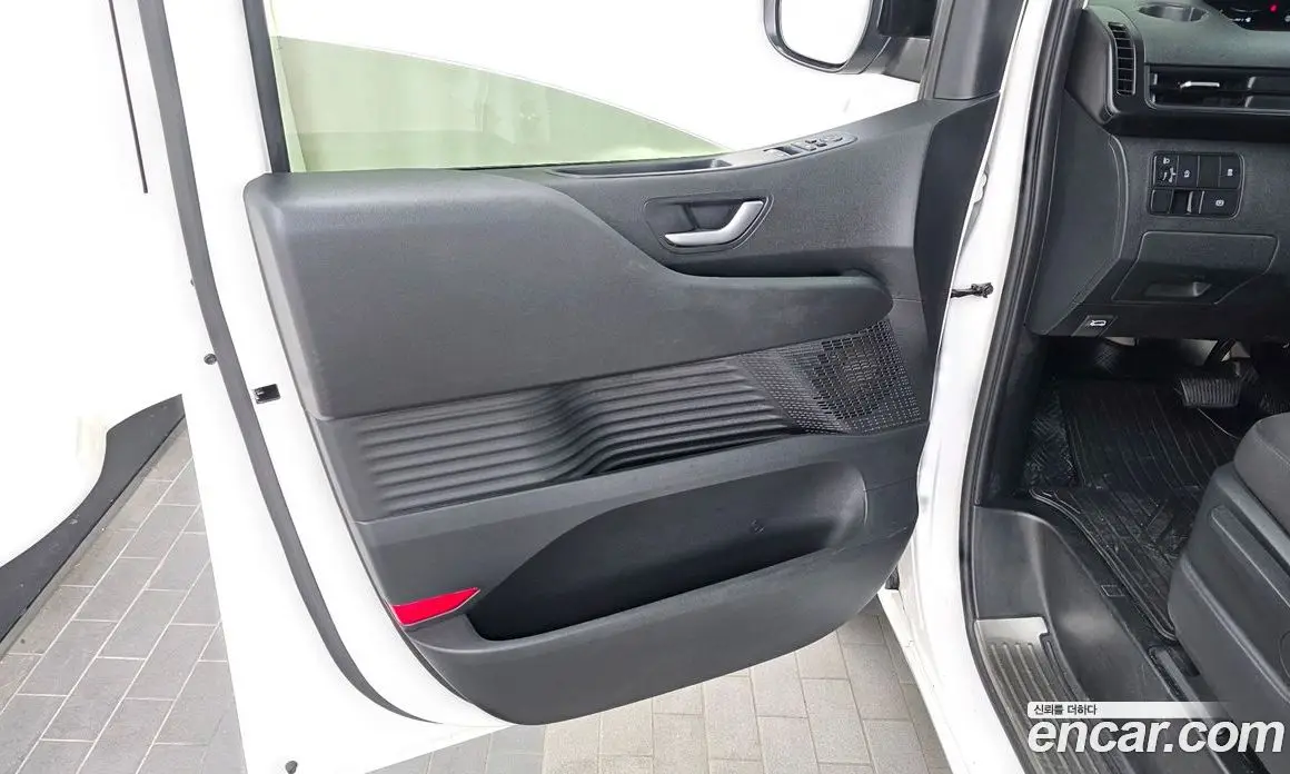 Hyundai Staria 2022 2.2 автомат (гидро), фото 14