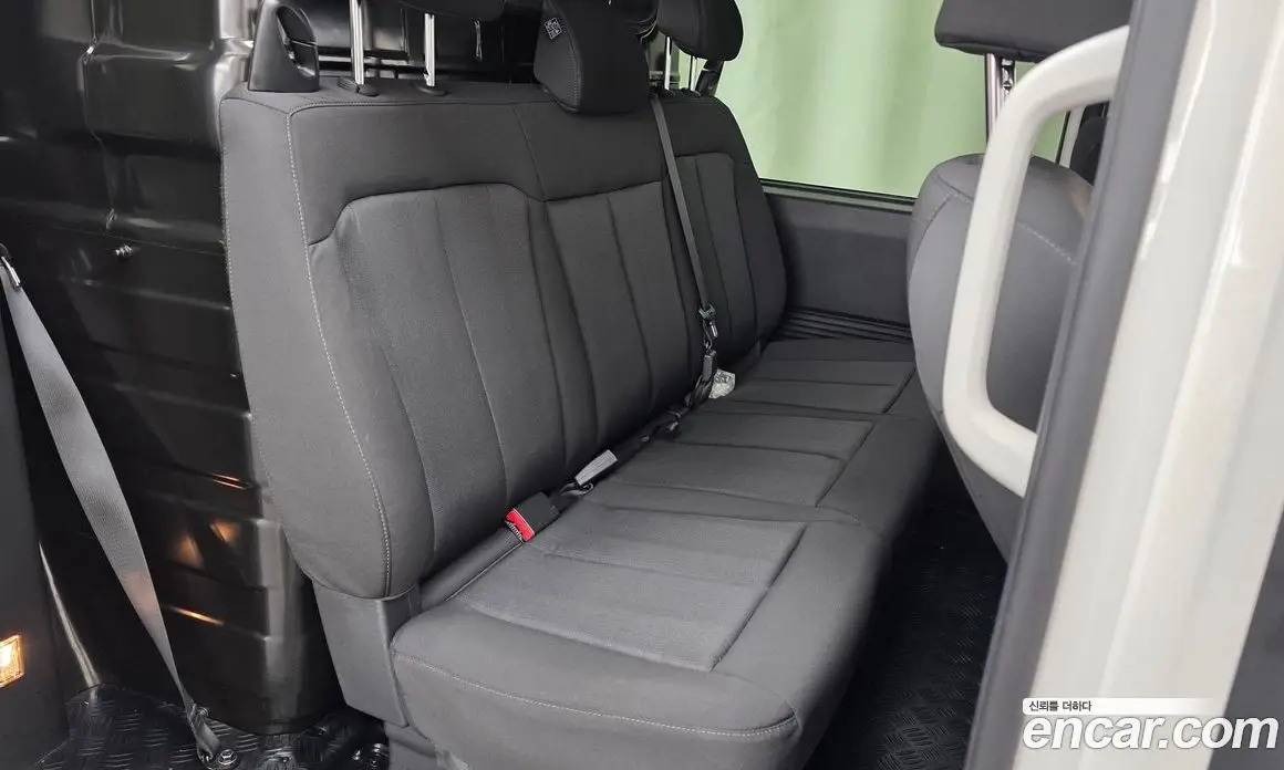 Hyundai Staria 2022 2.2 автомат (гидро), фото 17