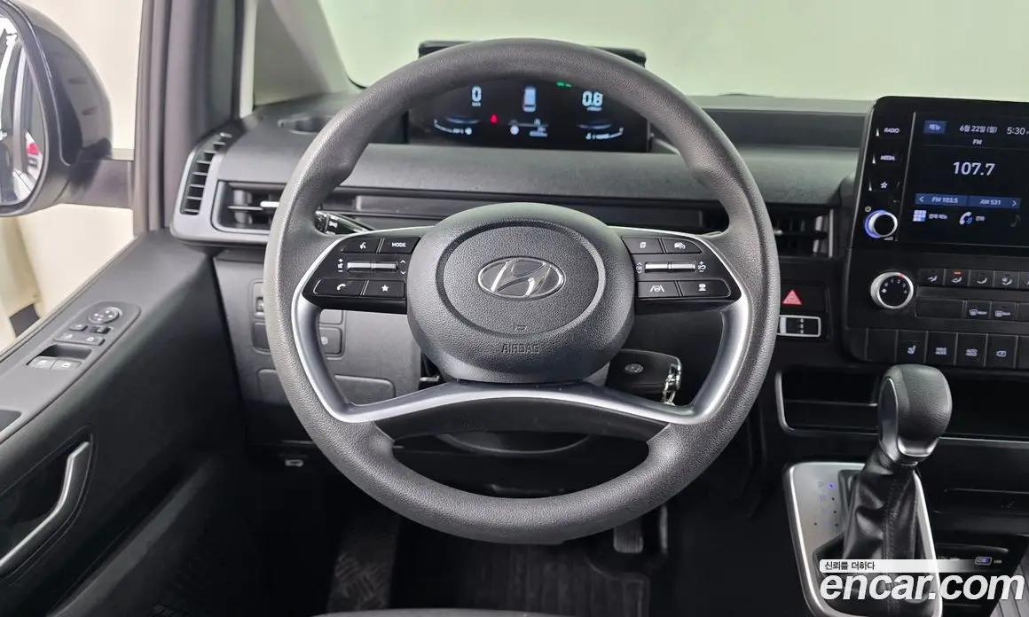 Hyundai Staria 2022 2.2 автомат (гидро), фото 20