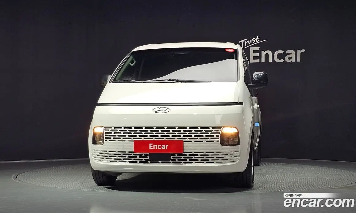 Hyundai Staria 2022 2.2 автомат (гидро), фото 3