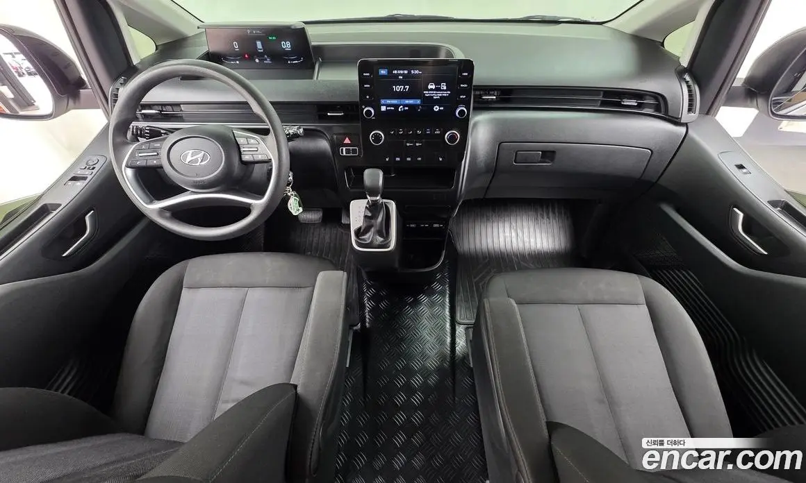 Hyundai Staria 2022 2.2 автомат (гидро), фото 10