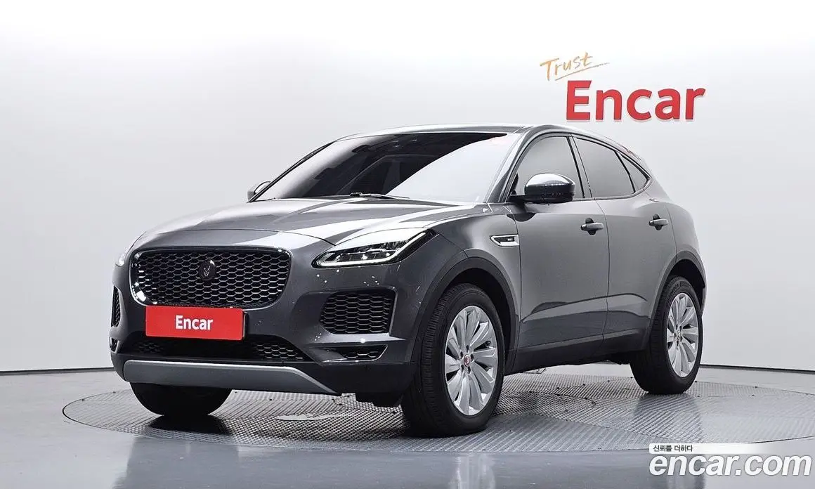 Jaguar E-Pace 2018 2.0 автомат (гидро), фото 1 Jaguar E-Pace 2018 2.0 автомат (гидро), фото 1