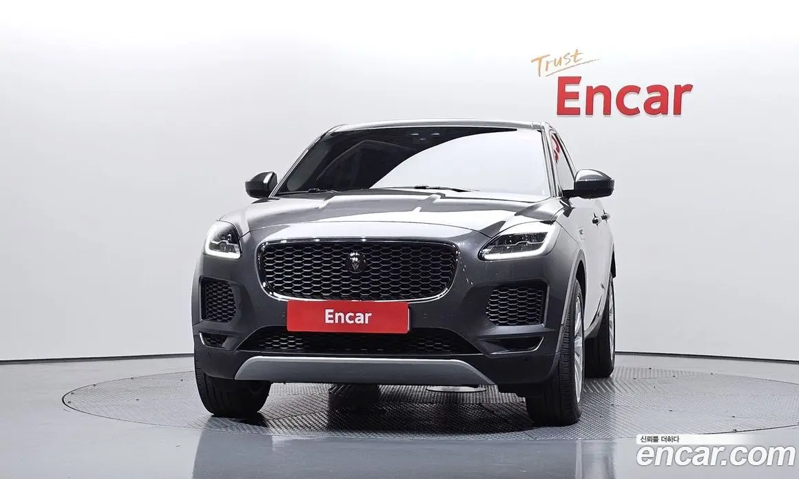 Jaguar E-Pace 2018 2.0 автомат (гидро), фото 3 Jaguar E-Pace 2018 2.0 автомат (гидро), фото 3