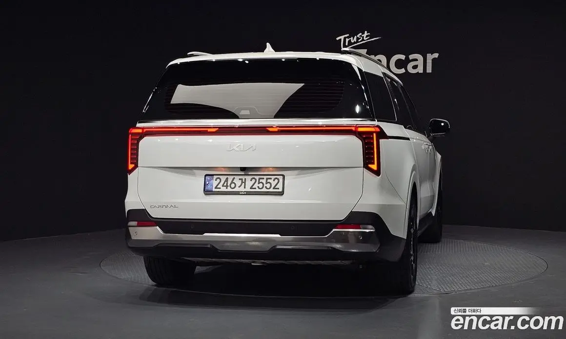 Kia Carnival 2024 2.2 автомат (гидро), фото 4