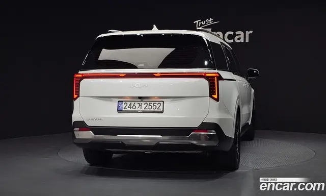 Kia Carnival 2024 2.2 автомат (гидро), миниатюра 4