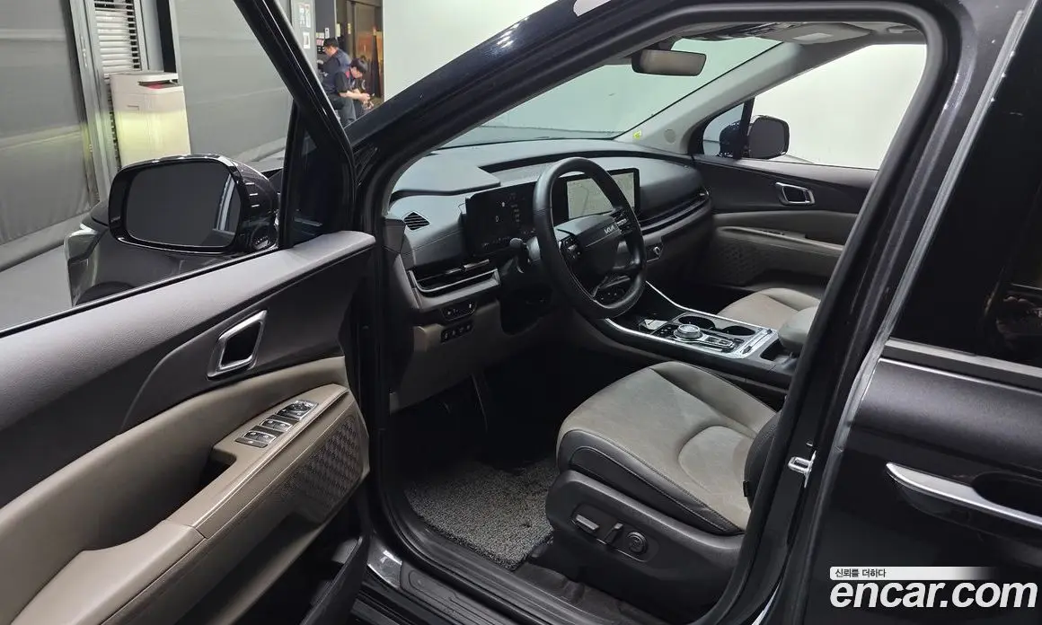 Kia Carnival 2025 1.6 автомат (гидро), фото 13
