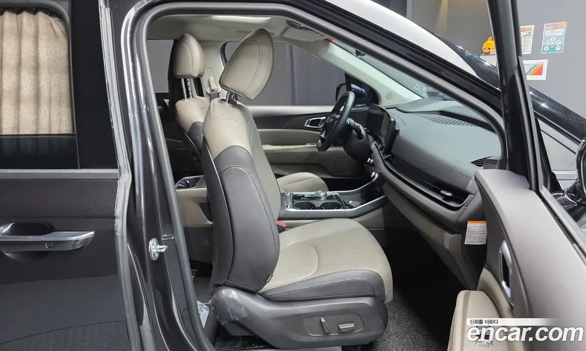 Kia Carnival 2025 1.6 автомат (гидро), фото 17