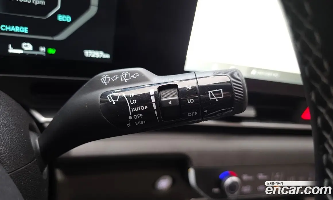 Kia Carnival 2025 1.6 автомат (гидро), фото 23